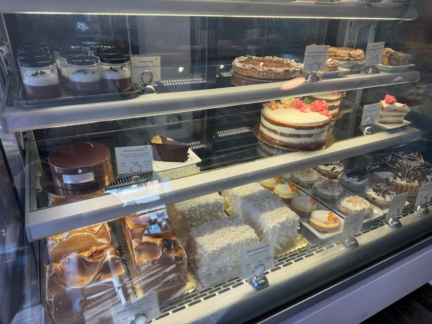 Tartine Bakery cafe seating