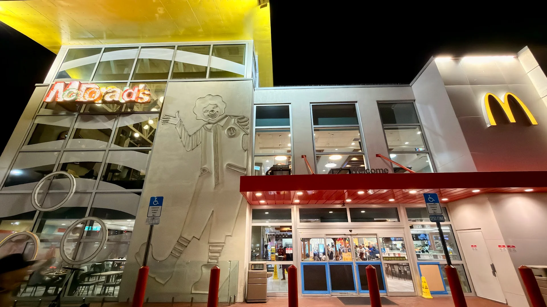 McDonald's Orlando exterior and dining area