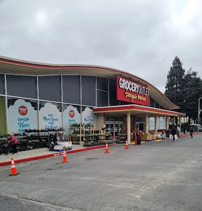 Grocery Outlet storefront in Oakland